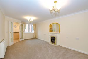 LIVING ROOM- click for photo gallery